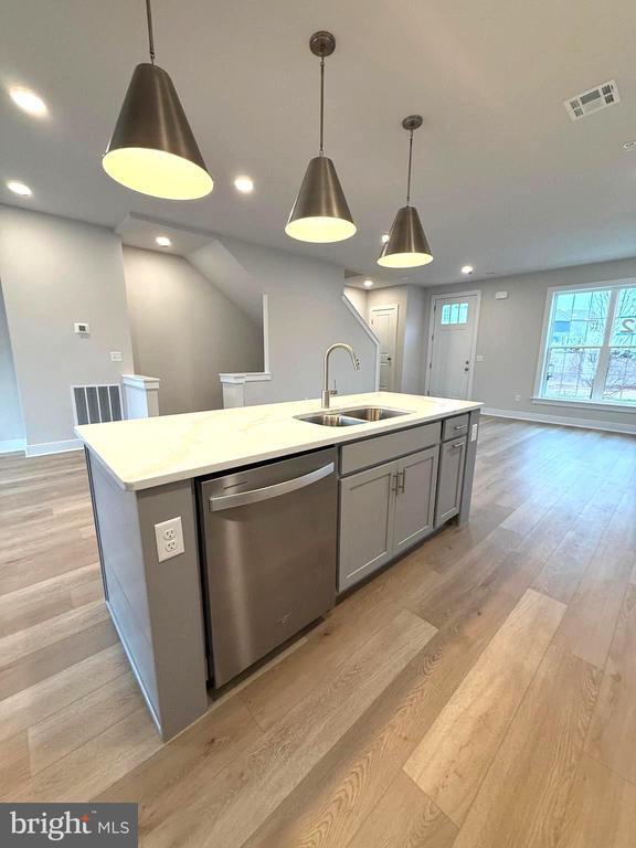 Building Photo - 4133 Ridgeview Ave