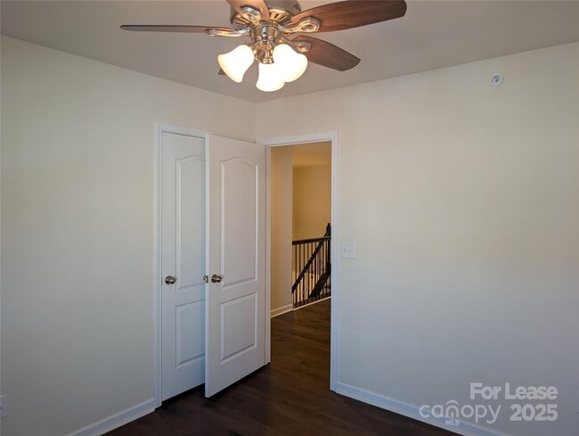 Building Photo - 115 Dellbrook St
