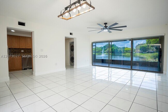 Building Photo - 14295 Kendale Lakes