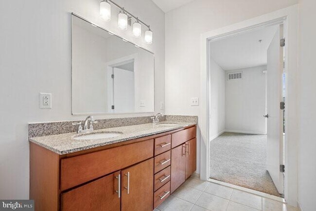 Building Photo - 131 Bridge Street Unit 1B-2-2420