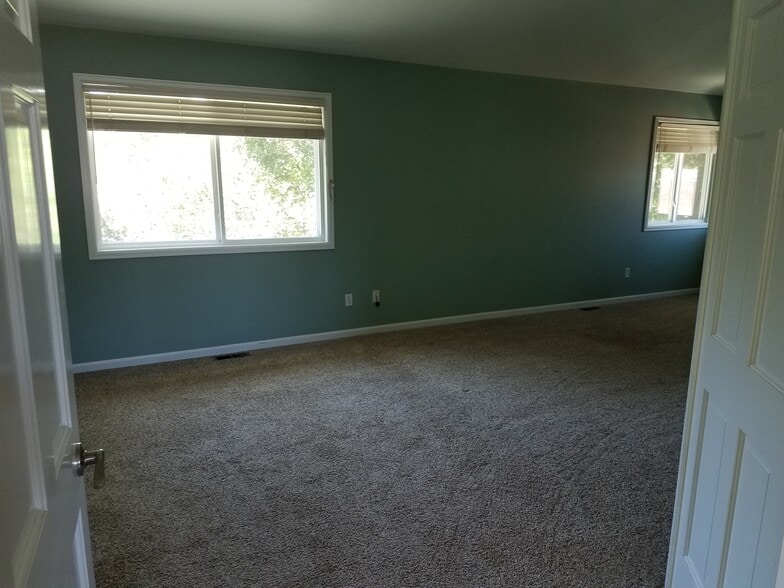 Master Bedroom - 16462 W 55th Pl