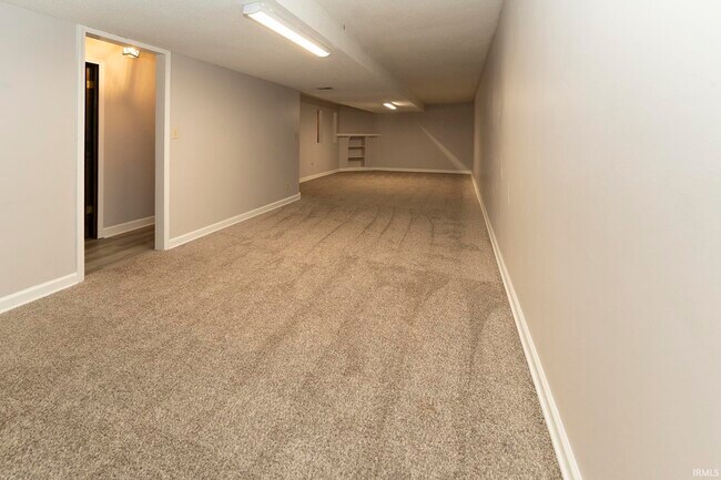 Building Photo - 7877 Marywood Dr