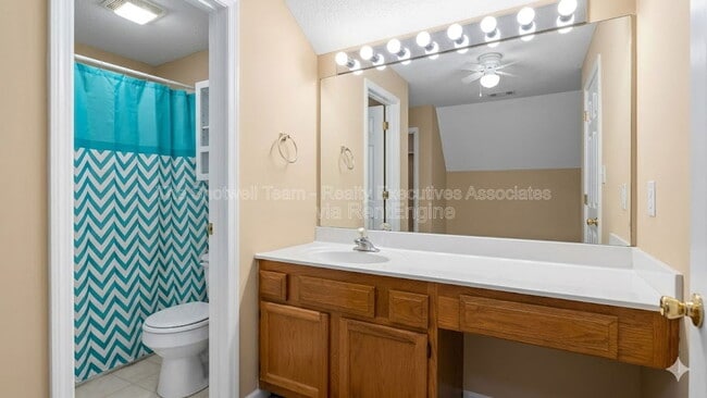 Building Photo - 1017 Nod St