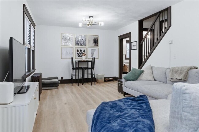 Building Photo - 44 Holburn Ave