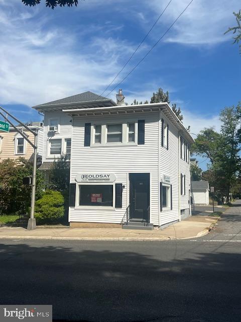 Building Photo - 201 Chester Ave