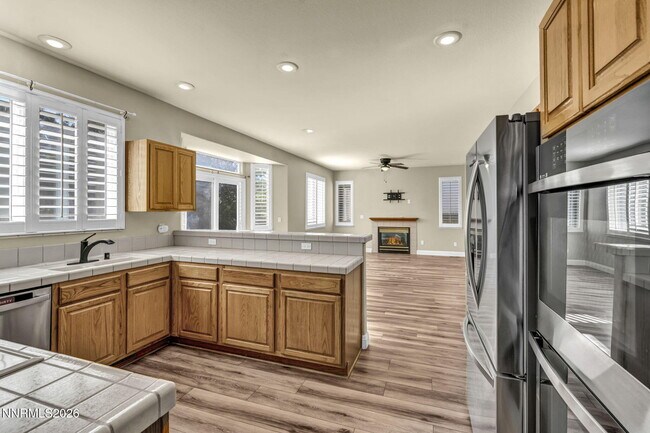 Building Photo - 6490 Brookview Cir