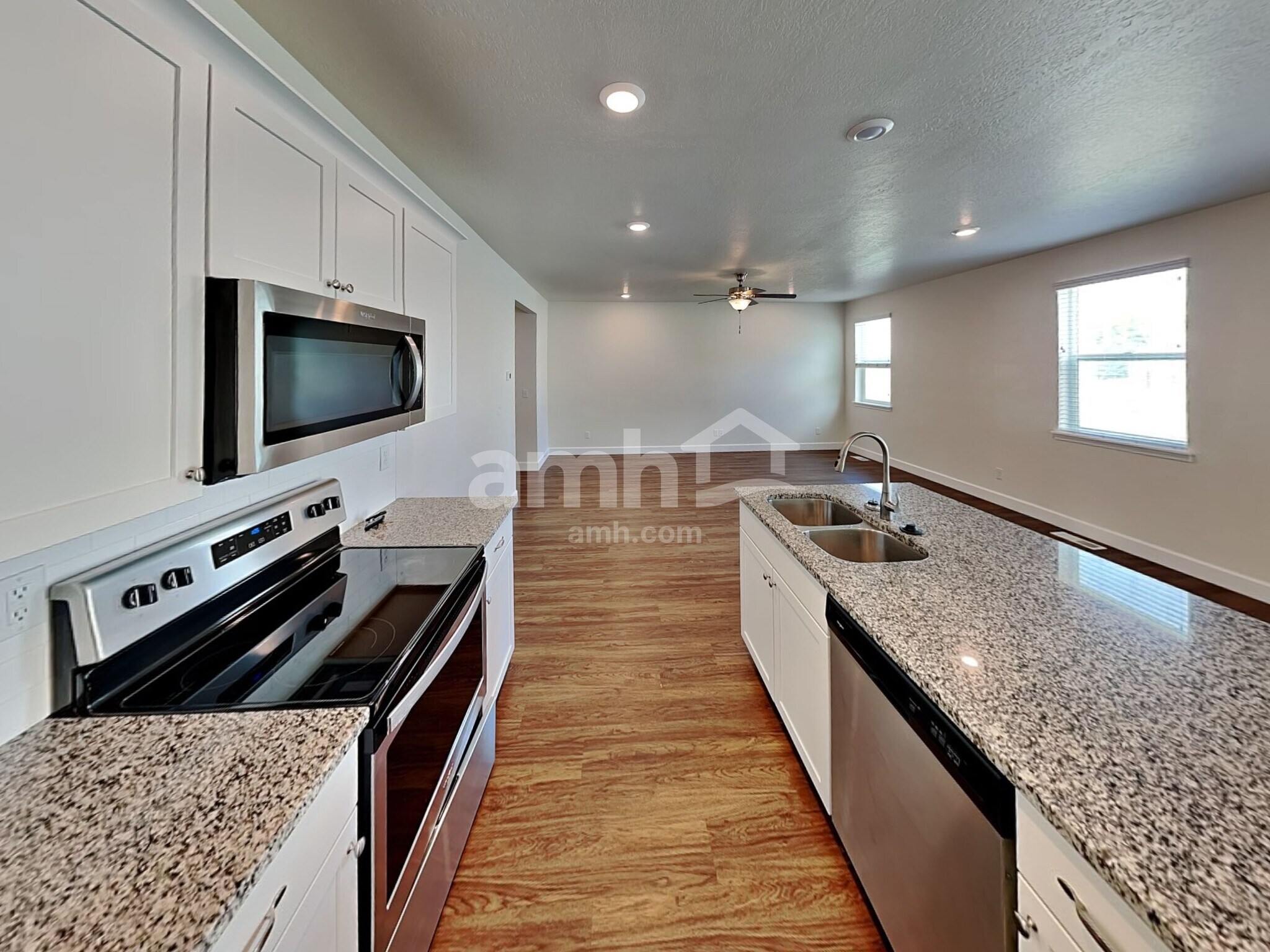 Building Photo - 2983 E S Village Dr