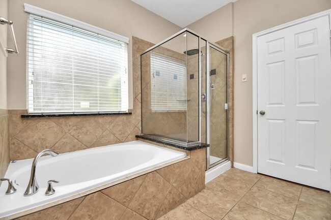 Building Photo - 6843 Bears Path Ln