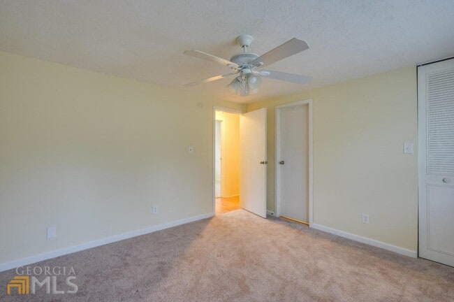 Building Photo - 2907 Oxford Way NW