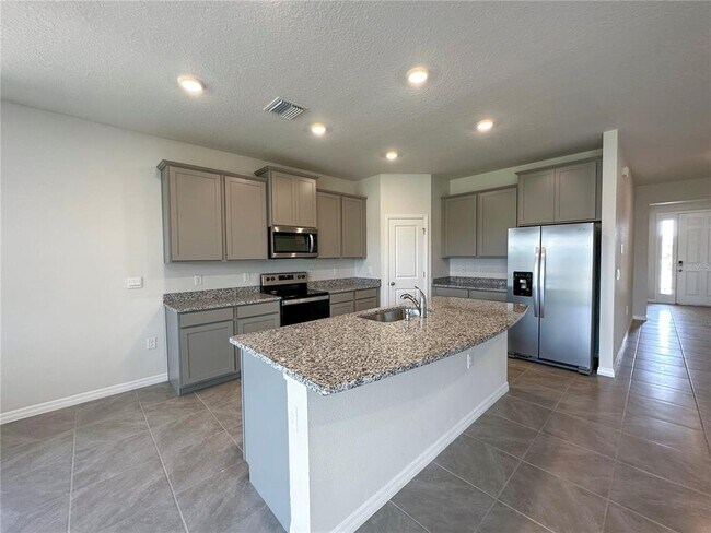 Building Photo - 13819 Wineberry Dr