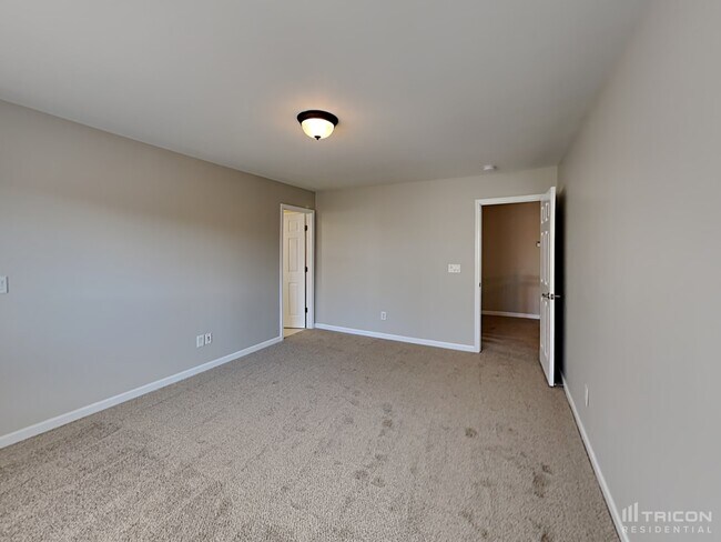 Building Photo - 1514 Red Oak Dr