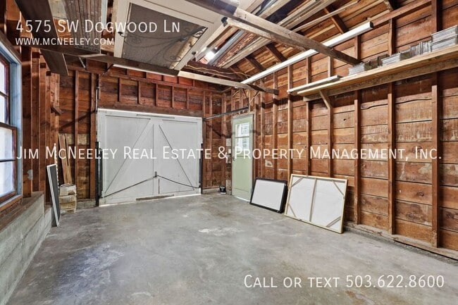Building Photo - 4575 SW Dogwood Ln
