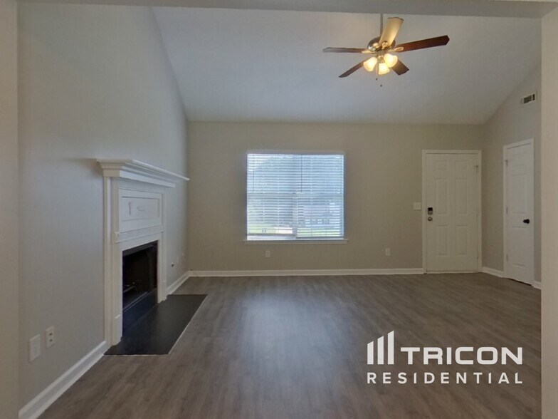 Building Photo - 7128 Hummingbird Ln