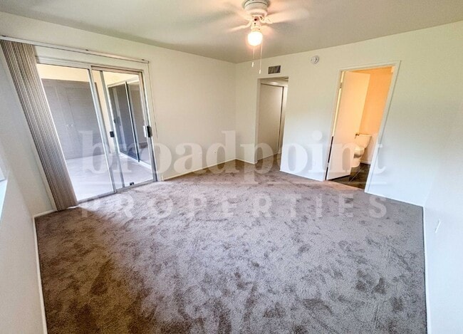 Building Photo - 12154 Rancho Bernardo Rd