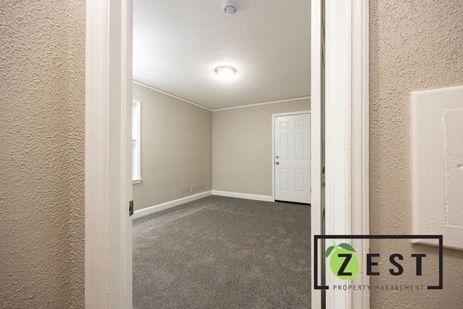 Building Photo - MOVE IN READY! OPEN HOUSE THURSDAY JUNE 26...