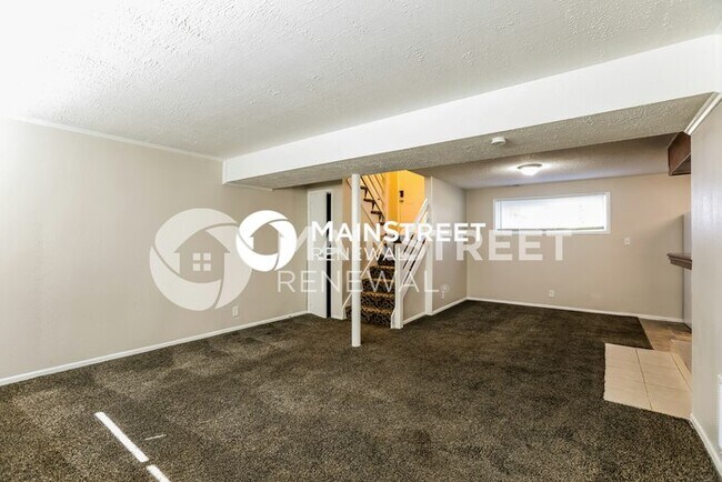 Building Photo - 4 Bedroom Pet-Friendly Home in KANSAS CITY, MO with Main Street Renewal