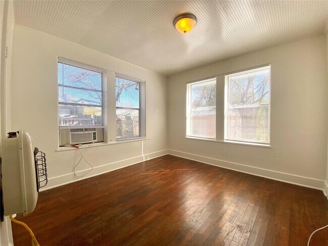 Building Photo - 5009 Avenue G