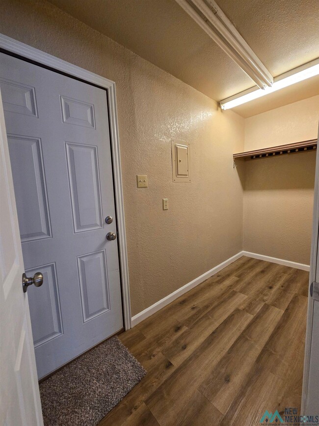 Building Photo - 1621 N Lea St