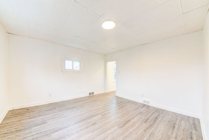 Building Photo - 615 E Warrington Ave