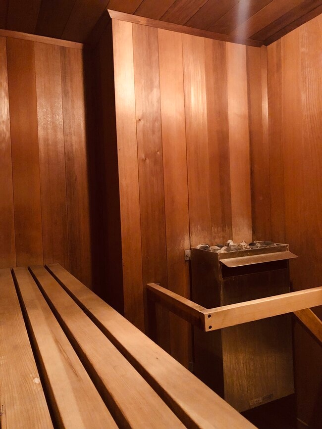 Building Photo - 515 N Jackson St