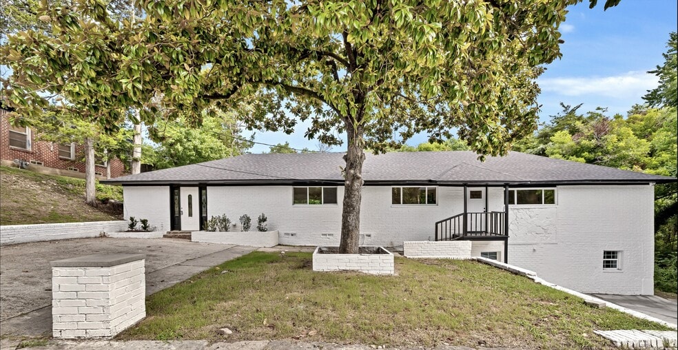 Building Photo - 1621 Stella Ave