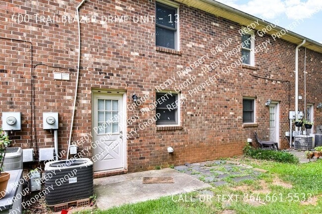 Building Photo - 400 Trailblazer Dr