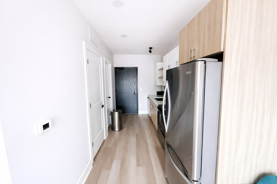 Building Photo - 203 N 48th St