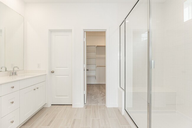 Building Photo - 31726 Wild Mdw Dr