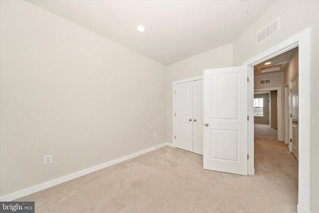 Building Photo - 3635 Stone Barn Dr