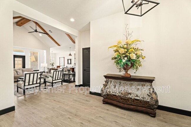 Building Photo - 2805 Crystal Creek Dr