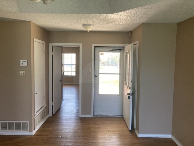 Building Photo - 2707 Sidewinder Dr