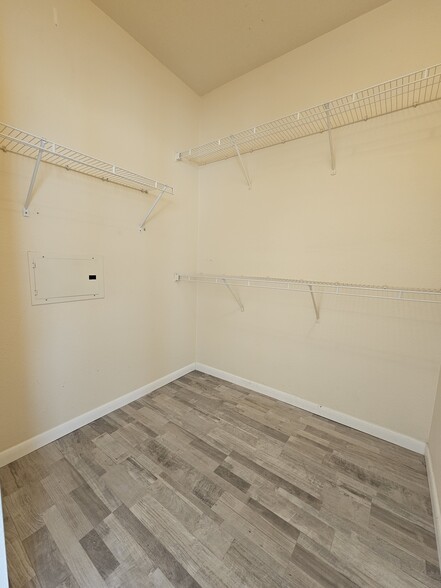Walk in Closet - 19777 N 76th St