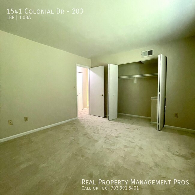 Building Photo - 1541 Colonial Dr