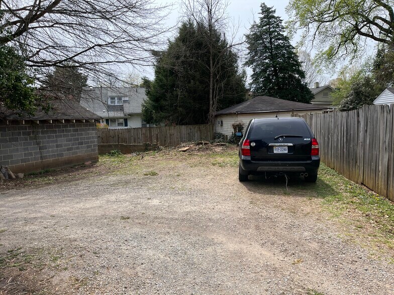 Building Photo - 291 W Main St