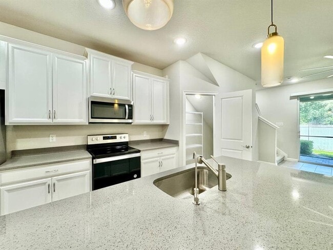 Building Photo - 8509 Primrose Willow Pl