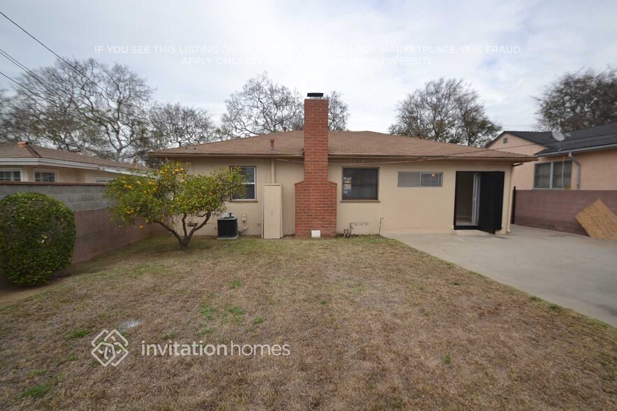 Building Photo - 2602 W 112th St