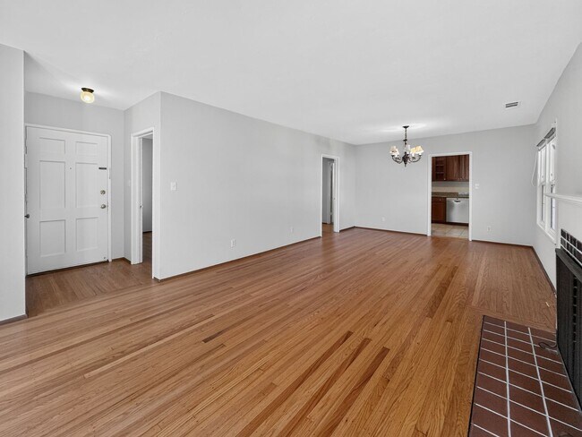Building Photo - 3240 Hudson Ave