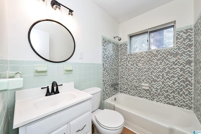 Building Photo - 2842 Brooklane Dr