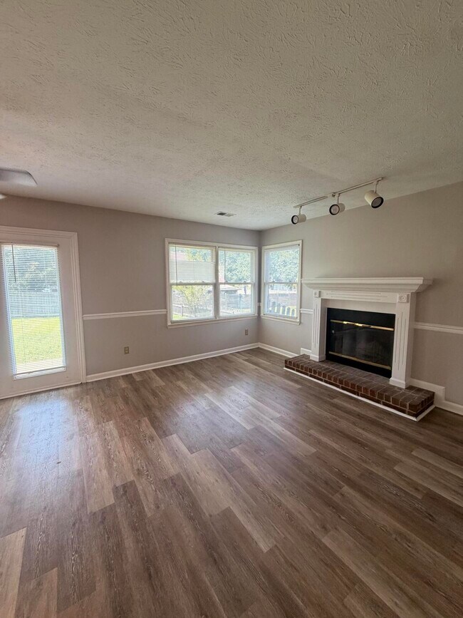 Building Photo - 3820 Muirfield Pl