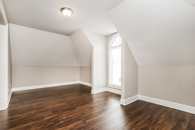 Building Photo - 1310 Kay Terrace SE