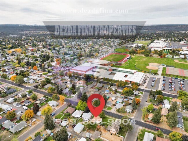 Building Photo - Newly Renovated Shadle Park Charmer Availa...