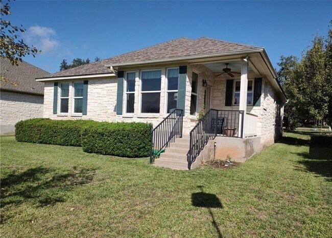 Building Photo - 105 Sabine Dr