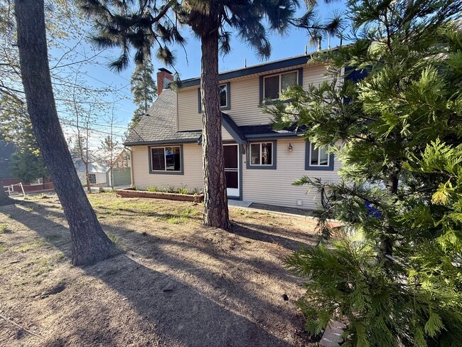 Building Photo - 28762 Cedar Dr