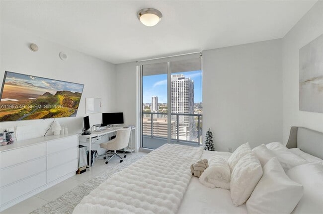 Building Photo - 185 SW 7th St