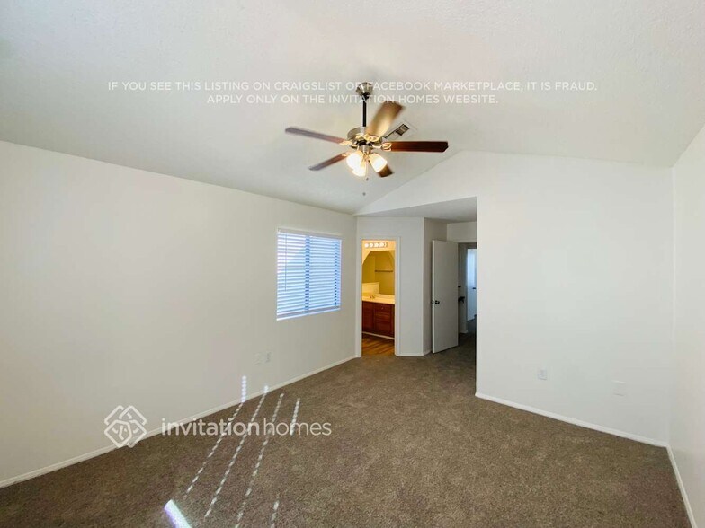 Building Photo - 501 N Red Rock St