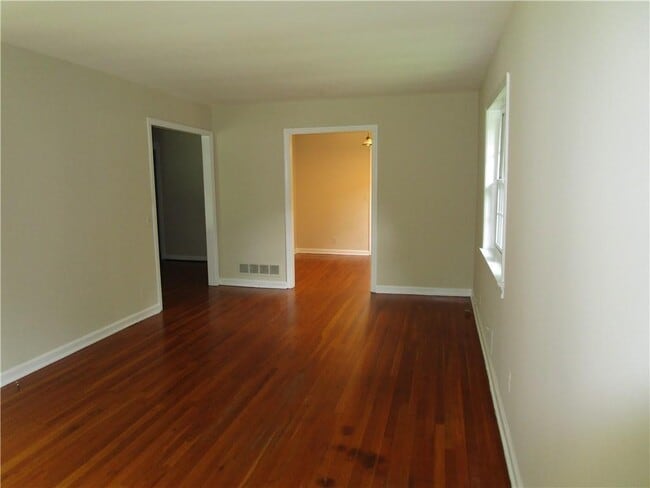 Building Photo - 1147 Enota Cir NE