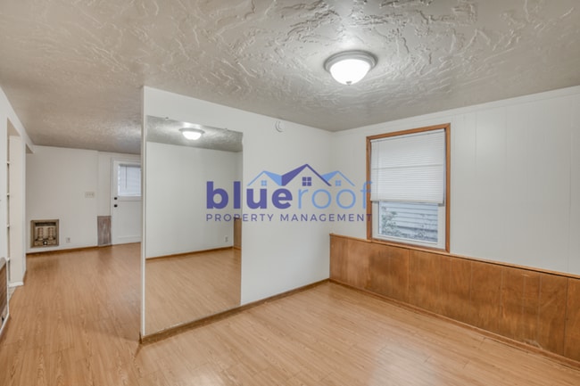 Building Photo - 3242-3248 SE Alder Ct - 3242.5