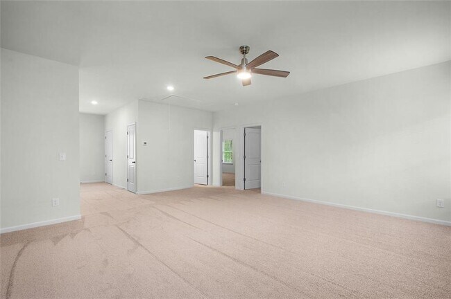 Building Photo - 145 Sycamore Ln
