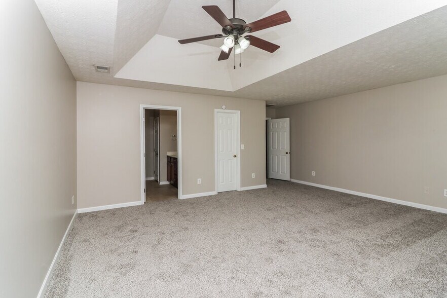 Building Photo - 210 Overlook Ct