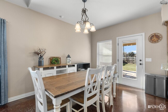 Building Photo - 7 Freedom Cir